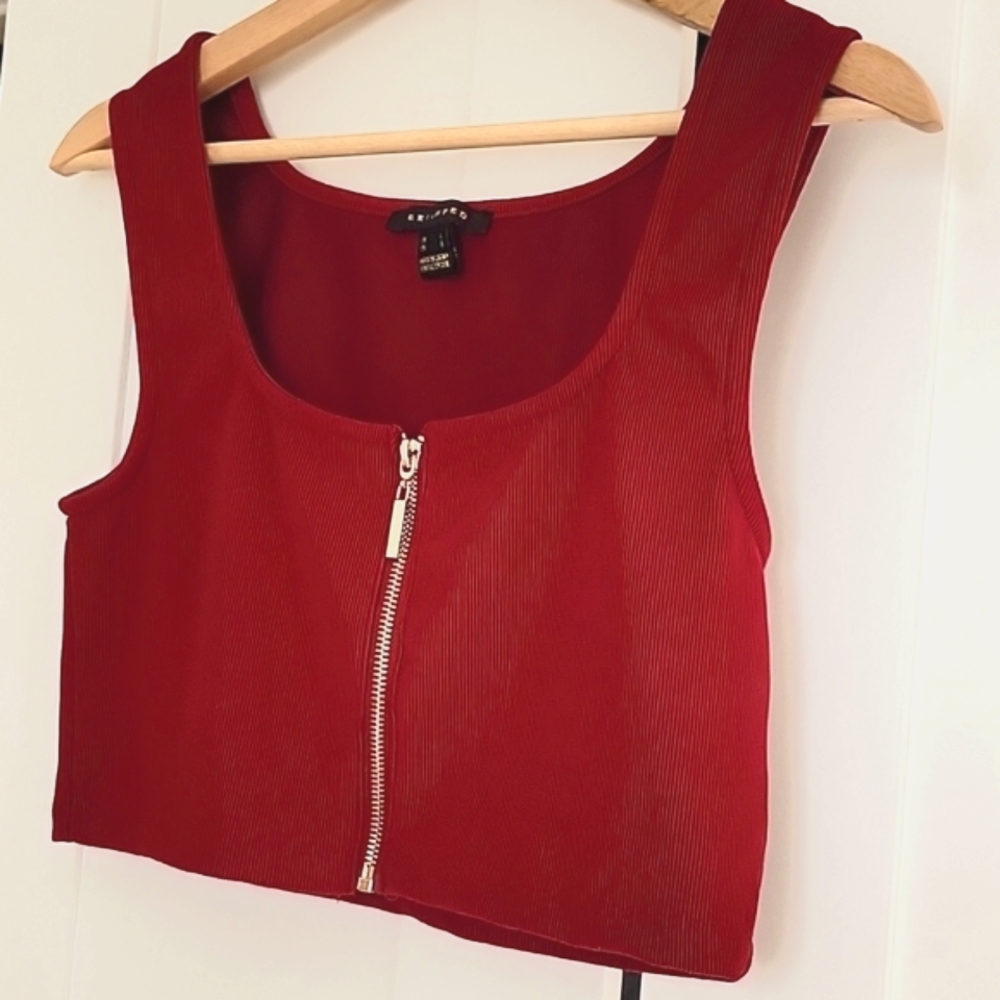 Crop Top - Picture 2 of 4